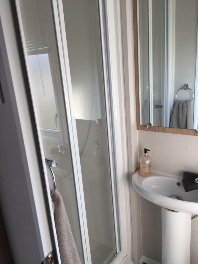 Highfield Grange Hotel Clacton-on-Sea Buitenkant foto