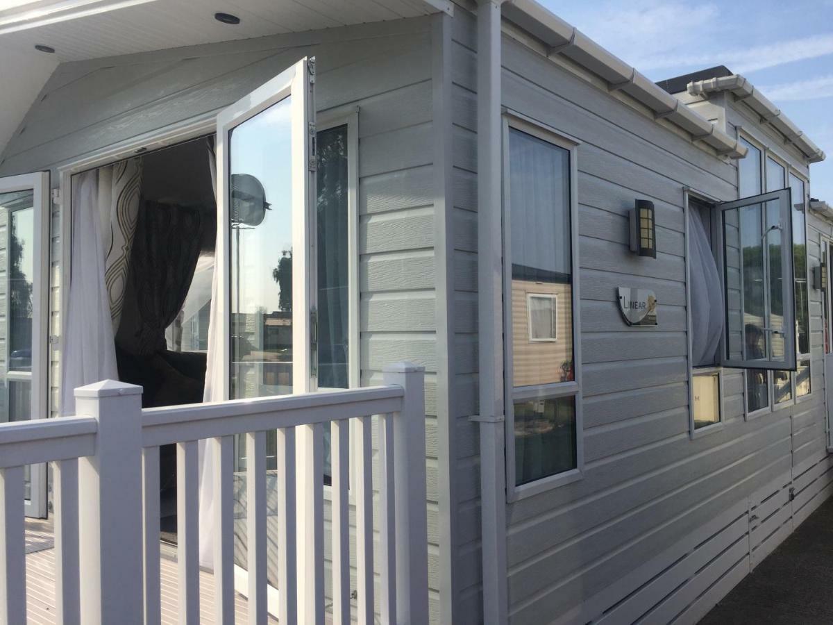 Highfield Grange Hotel Clacton-on-Sea Buitenkant foto